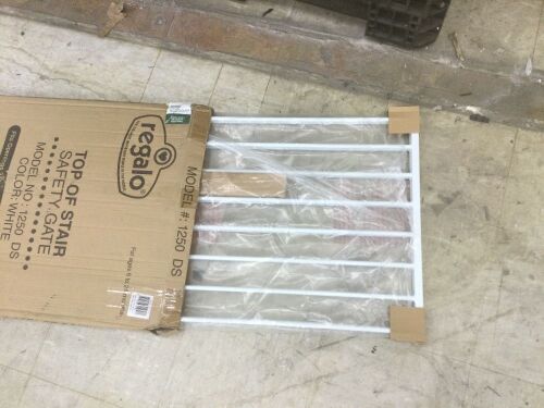 Regalo Top of Stair Safety Gate - Lot 382