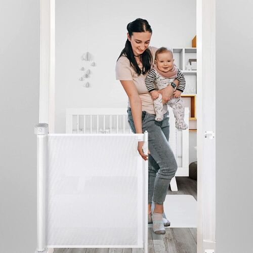 Papablic Retractable Baby Gate 71" - Lot 604