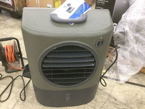 Hessaire 500 Square Foot Indoor/Outdoor Portable 1,300 CRM 3 Speed 4.8 Gallon Evaporative Cooler Humidifier with Continuous Auto Fill - Lot 639