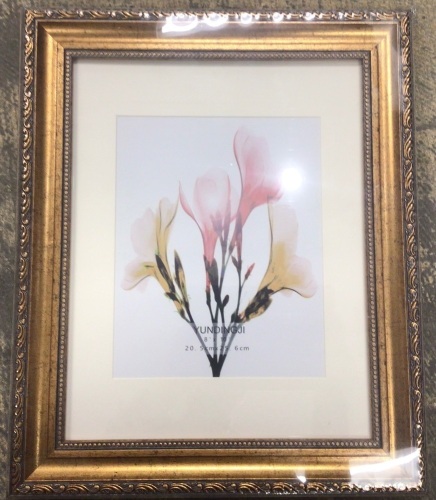 8" x 10" Decorative Picture Frame - Lot 297