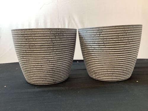 Set of (2) 3.4 Gal/13L Planter Pots - Lot 101