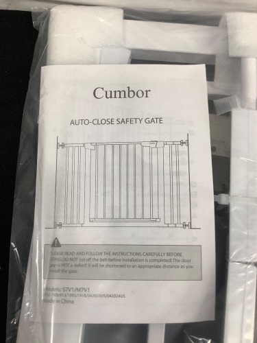 Cumbor Auto-Close Safety Gate - Lot 393
