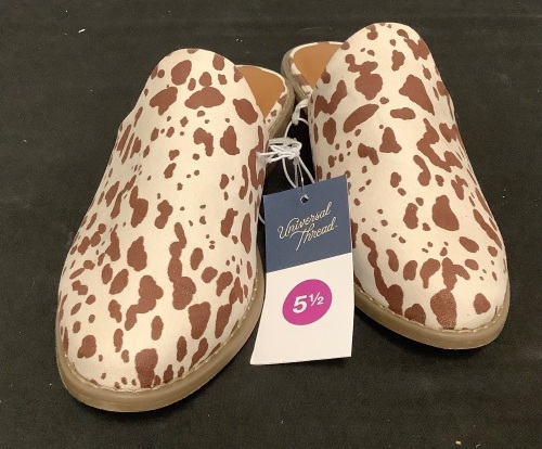 Universal Thread Women's Maura Mule Flats, Size 5.5 - Lot 147