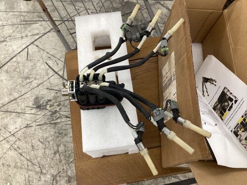 Fuel Injector, Unknown Fit  - Lot 427