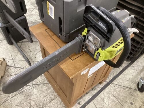 RYOBI 16 in. 37cc 2-Cycle Gas Chainsaw with Heavy-Duty Case - Lot 517