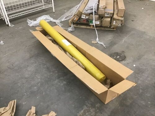 5' x 10' Artifical Grass  - Lot 450