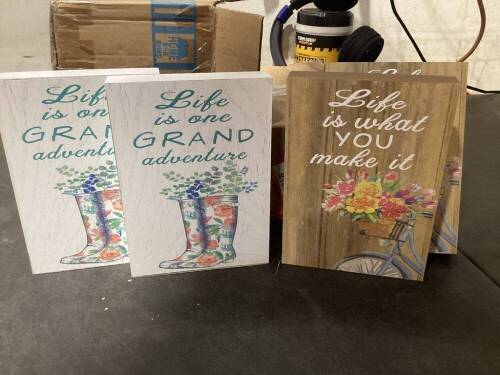 Lot of Home Decor - See Pics  - Lot 194