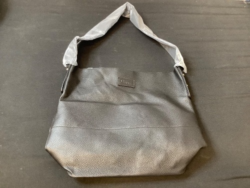 Mixx Shuz Women's Leather Shoulder Bag - Lot 199