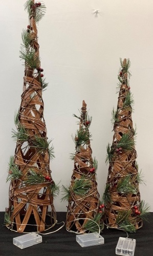 Set of 3 Decorative Prelit Trees - Lot 319