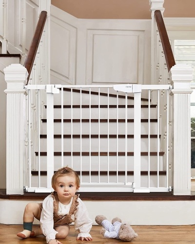 Cumbor 29.7-46" Auto Close Baby Gate, 30" Tall - Lot 471