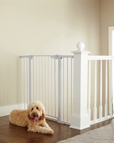 Cumbor 29.7-46" Auto Close Baby Gate, 36" Tall - Lot 387