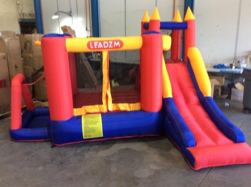 LEADZM Inflatable Bounce House. Item has Never been used. Was taken out of the box for the first time for pictures - Lot 77
