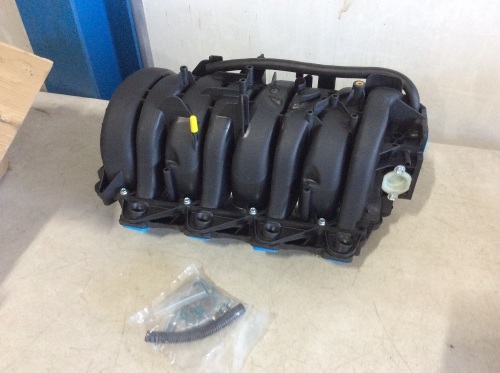 Intake Manifold for Chevy Silverado/Tahoe, GMC Yukon XL/Envoy/Sierra 615-183 - Lot 142