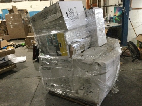 Pallet of Store Return Toilets. UNKNOWN CONDITION. Could be all broken or could be all good. Unchecked Pallet from a truck - Lot 1188