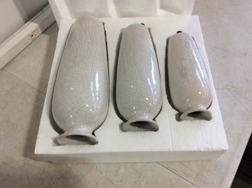 Set of 3 Decorative Vases - Lot 325