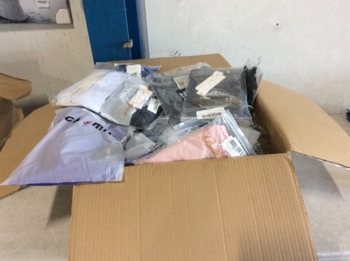 Large Lot of New Ladies Clothing & Accessories - Lot 292