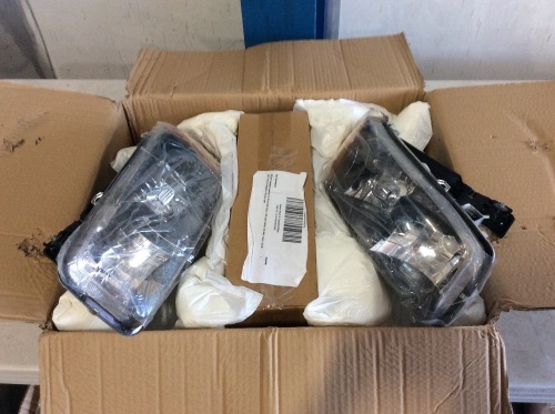 BRYGHT Headlights Assembly for 99-06 GMC Sierra  - Lot 293