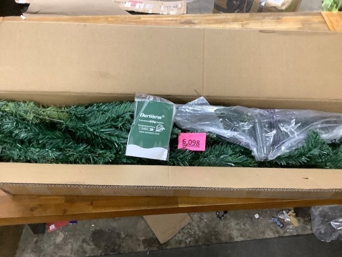 Christmas Tree - Lot 6098