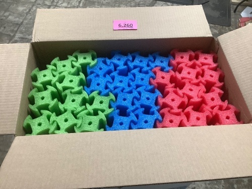 Box of 32 Interlocking Pool Noodles - Lot 6260