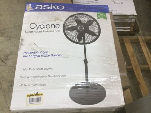 Lasko 18" 3 Speed Cyclone Pedestal Fan  - Lot 209