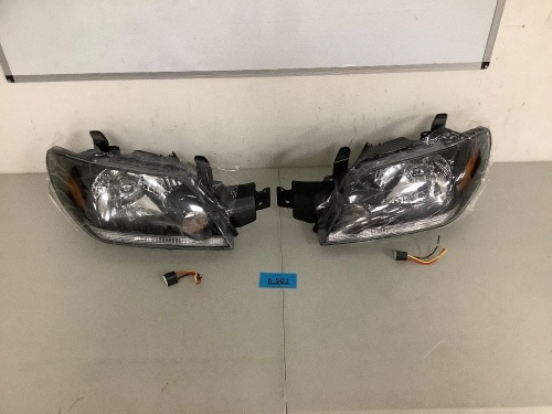 Left+ Bight Headlight Assembly 2003-2004 Mitsubishi Outlander Sport Utility - Lot 6501