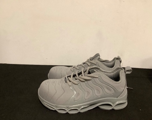 Steel-Toe Tennis Shoes Men's 6.5/Women's 8.5 - Lot 402