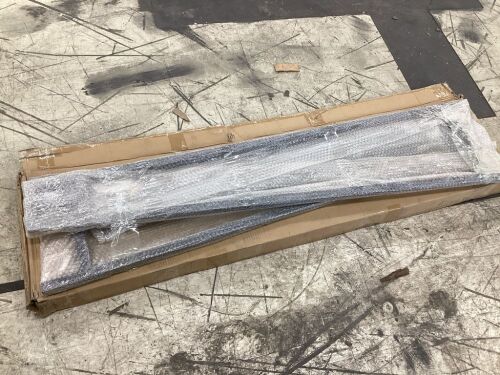 Metal Clothing Rack  - Lot 275