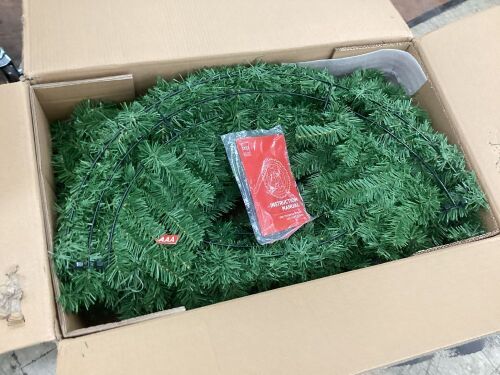 48" Christmas Wreath with Pre-Lit Bow  - Lot 307