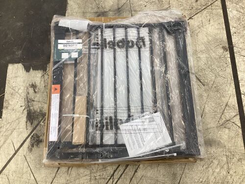 Babelio Metal Baby Gate  - Lot 395