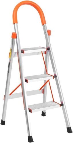 LUISLADDERS 3 Step Aluminum Lightweight Folding Step Ladder - Lot 412