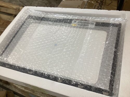 15.6" FHD LED LCD Touch Screen Display for Lenovo Yoga 710-151SK - Lot 323