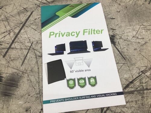 Privacy Screen Protector for 19" Laptop  - Lot 480