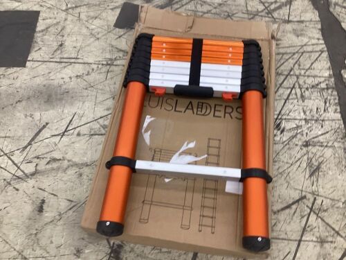 LUISLADDERS Aluminum Telescoping Ladder  - Lot 115