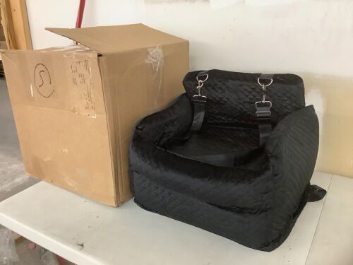 Pet Car Seat  - Lot 656