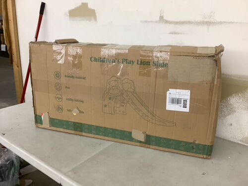 Children's Play Lion Slide - Missing 1 Screw  - Lot 709