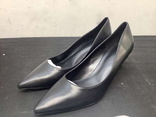 Women's Black High Heels Size 10.5 - Lot 366