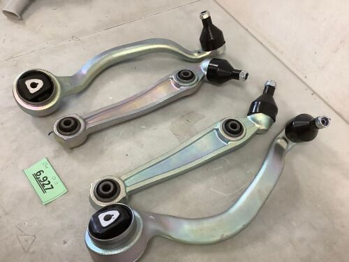 Set of Ball Joints for Unknown Vehicle - Lot 2927