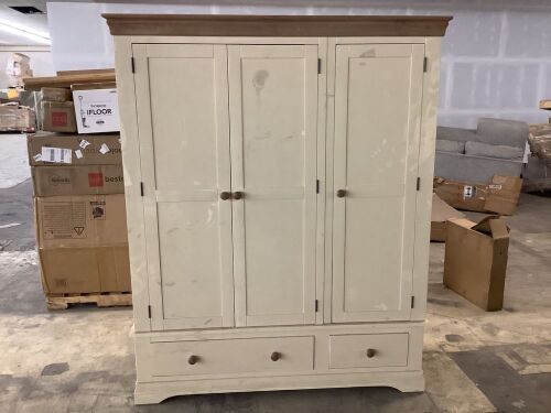 Country Cottage Painted Triple Wardrobe - Dirty, Light Cosmetic Damage - Lot 34