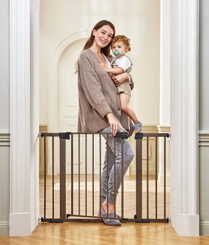 Cumbor 46" Auto Close Safety Baby Gate - Lot 487