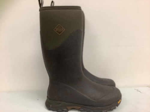 Lot of (2) MUCK Waterproof Boots Men's 11 and RedHead Boots Men's 9, Appears New, Sold As-is - Lot 148