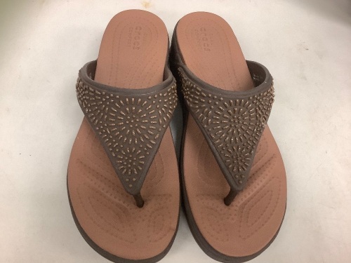 Croc Sandals, 9, E-Commerce Return, Sold as is - Lot 430