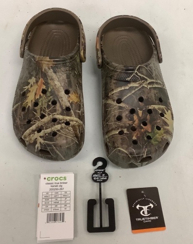 Crocs, Mens 9, Appears New, Sold as is - Lot 533