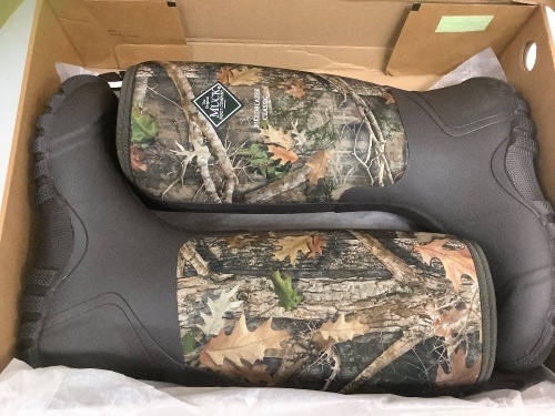 Muck Boots, Size 9, Appears New - Lot 503