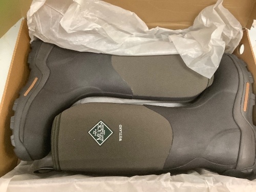 Muck Boots, Size 11, Appears New - Lot 513