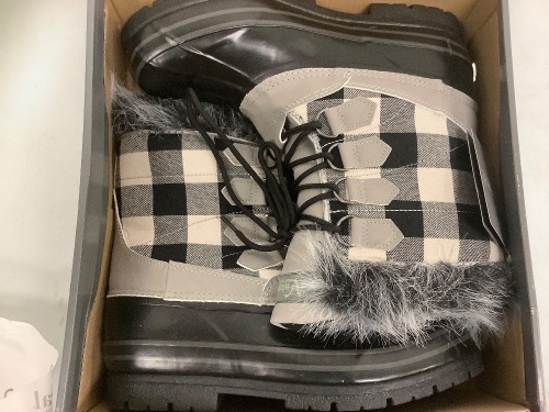 Natural Reflections Lumber Jill Boots, Size 9M, Appears New - Lot 524