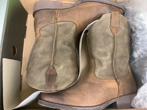 Mens Ariat Rambler Boots, Size 10, Appears New - Lot 526