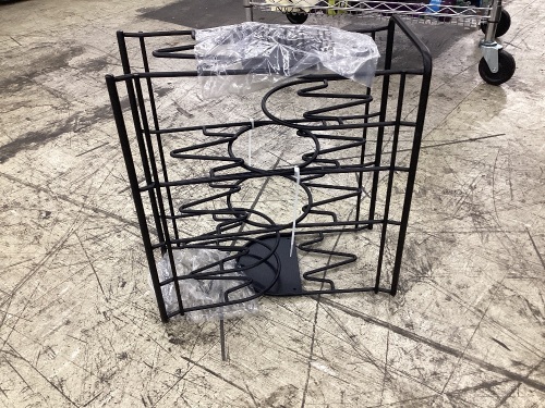 Set of 2 Wire Storage Racks - Lot 484