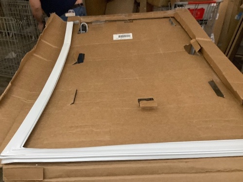 Frigidaire Door Gasket 42 x 28 1/4 - Lot 313