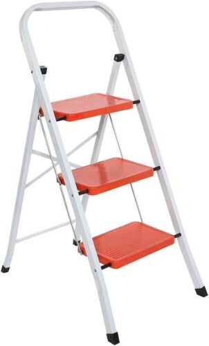 LUISLADDERS 3 Step Folding Ladder with Handgrip  - Lot 207