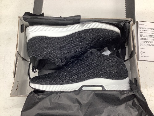 Conzuri Cloud Runners Shoes, Size Approx 10.5-11  - Lot 441